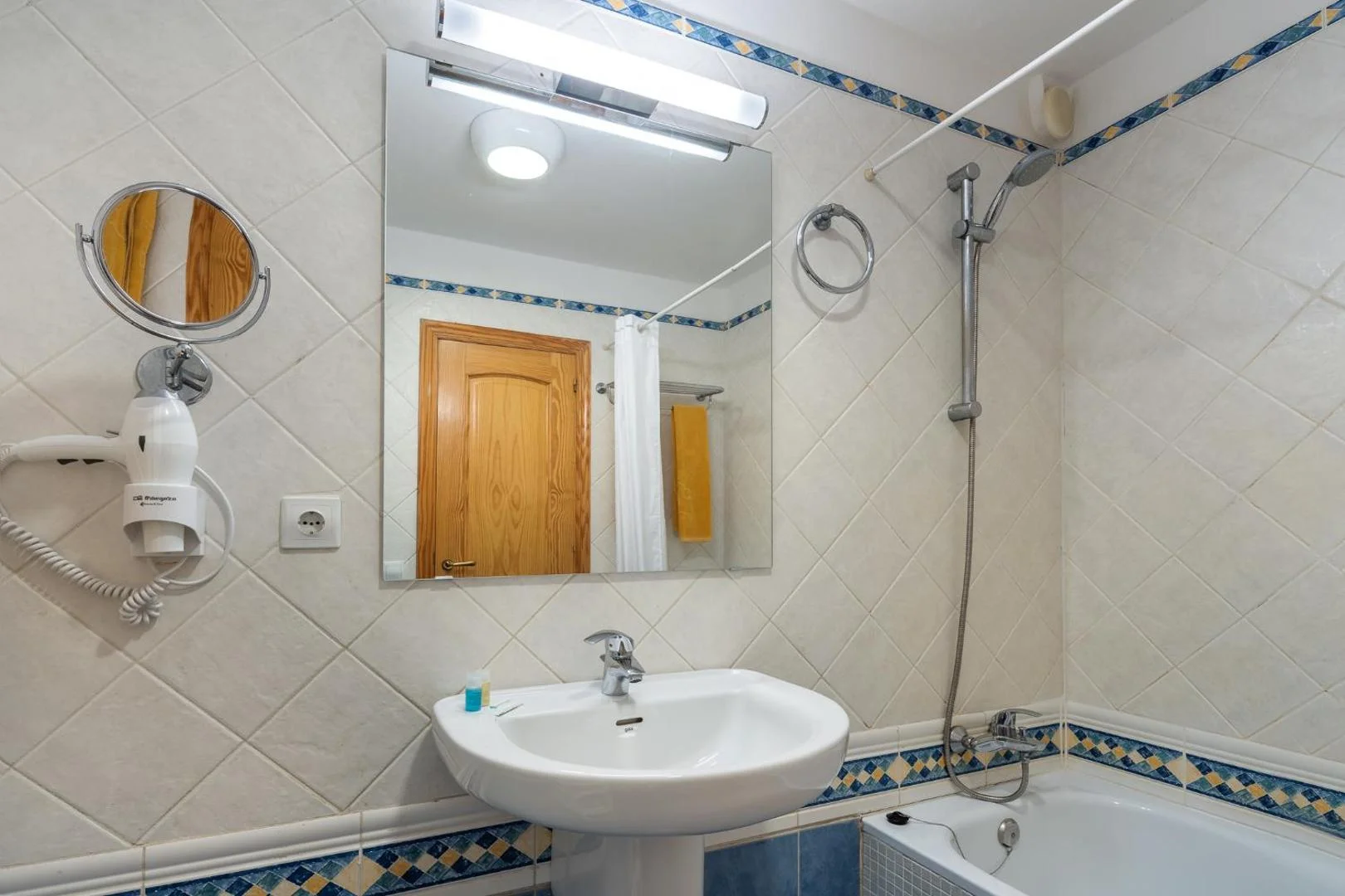 Apartamentos Punta Marina by LIVVO 2