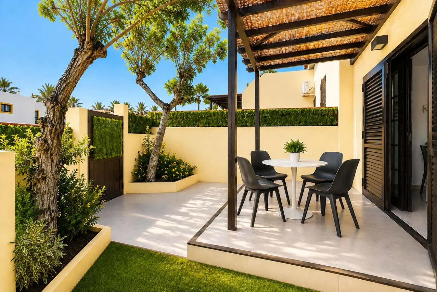 MSM Sahara Beach - Elegant Coastal Retreat with Private Terrace & Pool Access 3