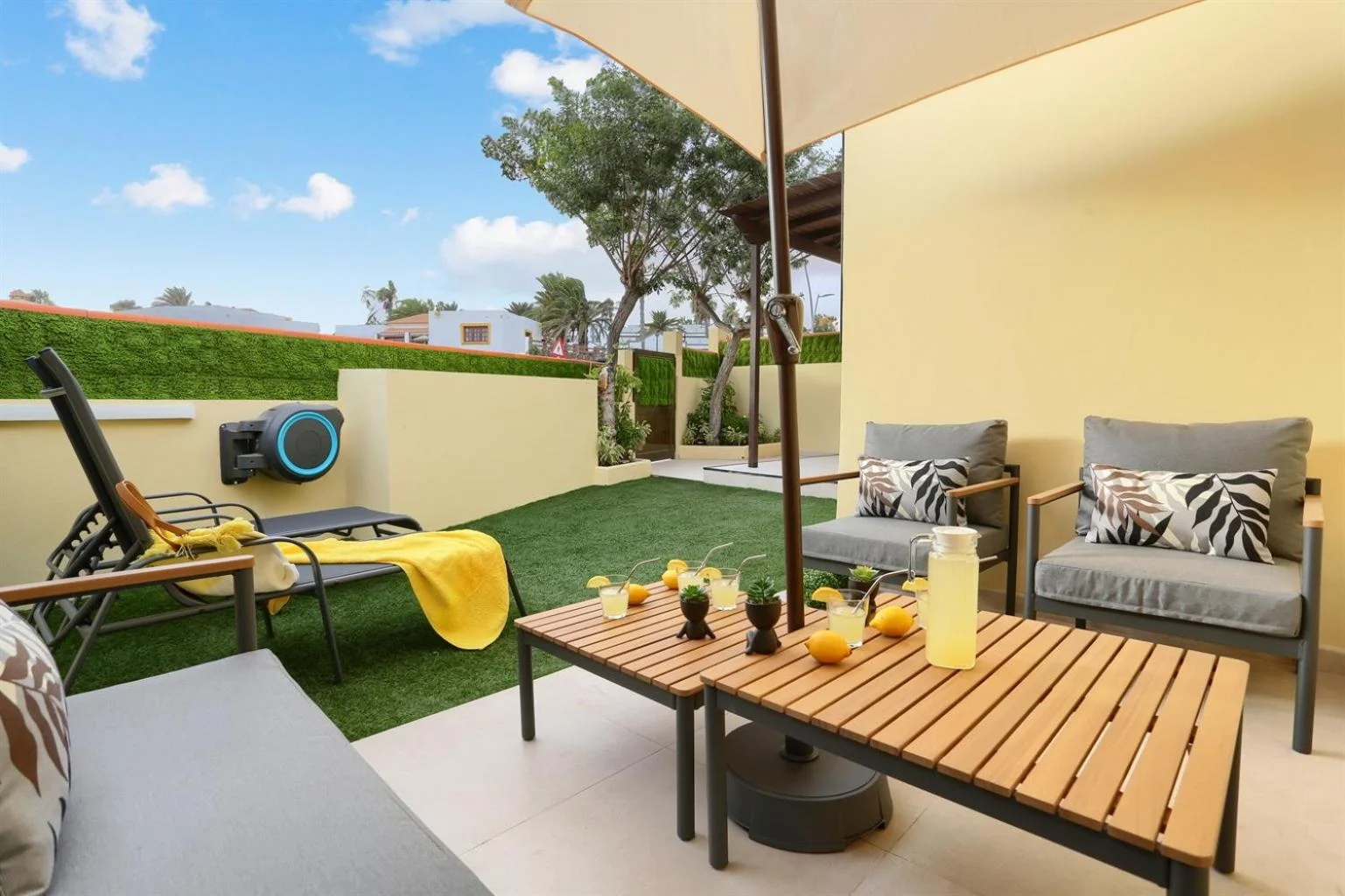 MSM Sahara Beach - Elegant Coastal Retreat with Private Terrace & Pool Access 4