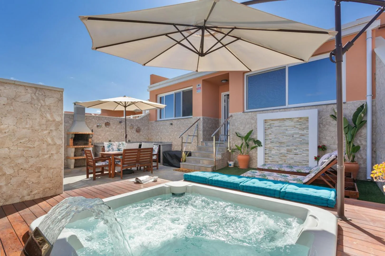 Casa Kentia 1