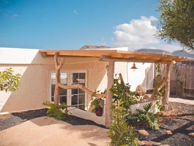 Tierra - Cinco Elementos - Surf & Yoga Stay in La Pared, Fuerteventura