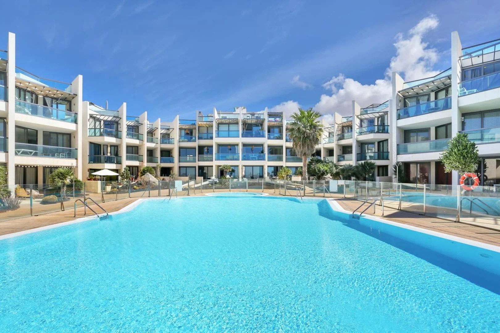 Oceanfront Apartment With Pool 1