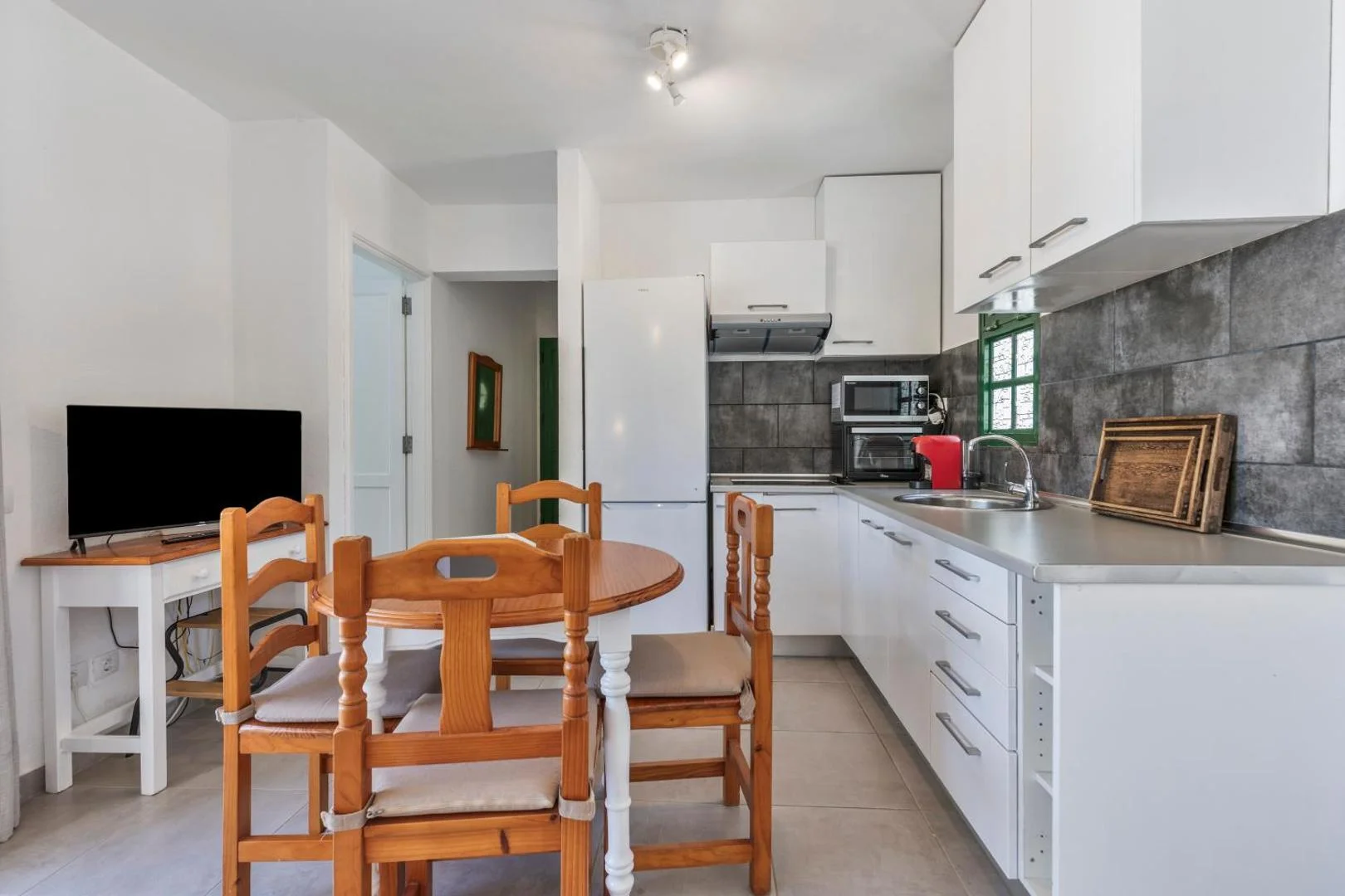Heiwa Apartment With Pool 3