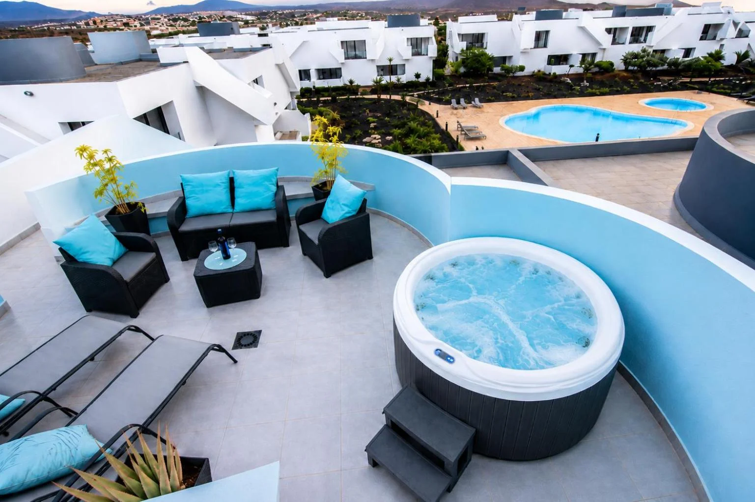 Ático de Lujo con Jacuzzi Privado en Azotea Vistas 4