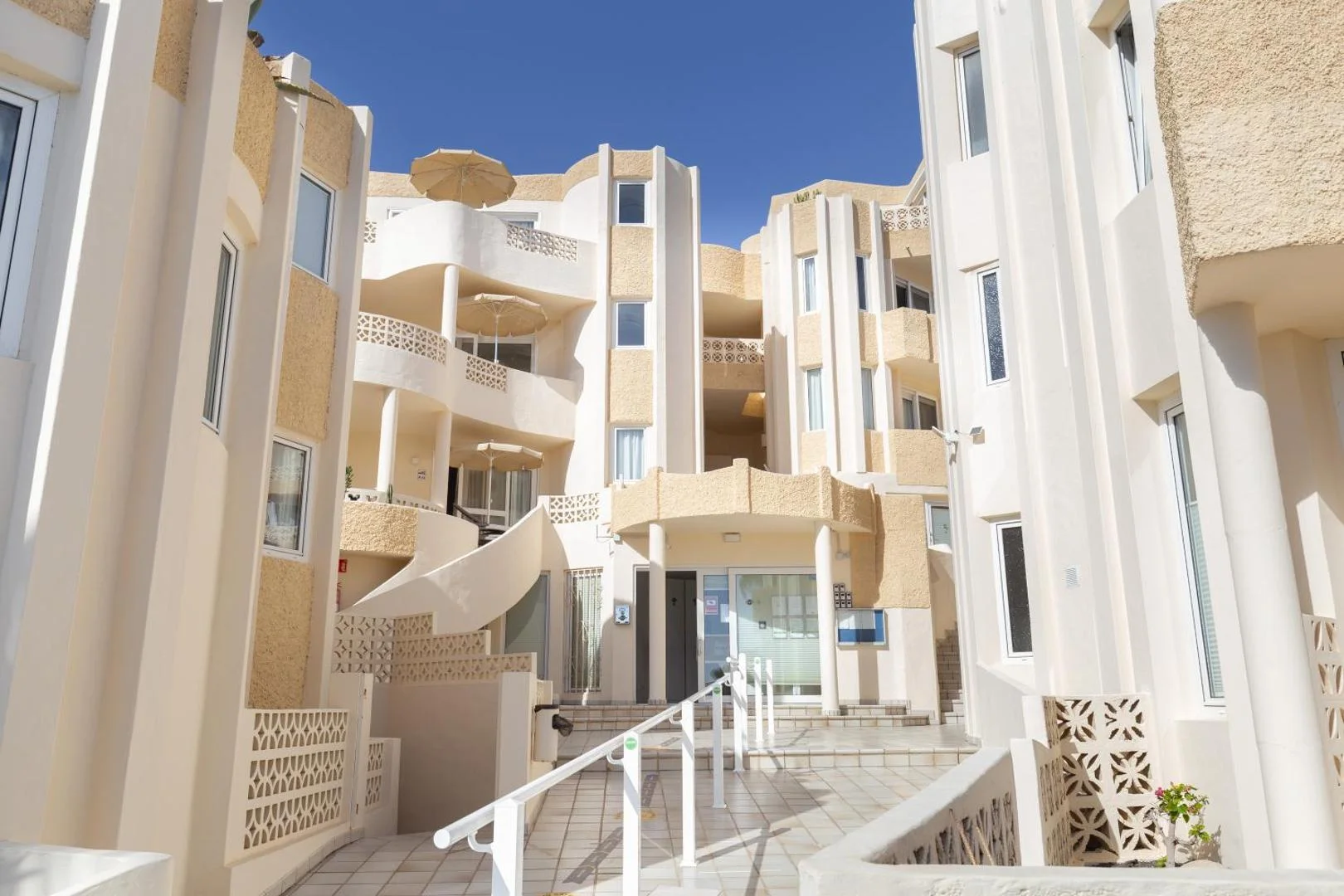 R2 Maryvent Beach Apartments 1