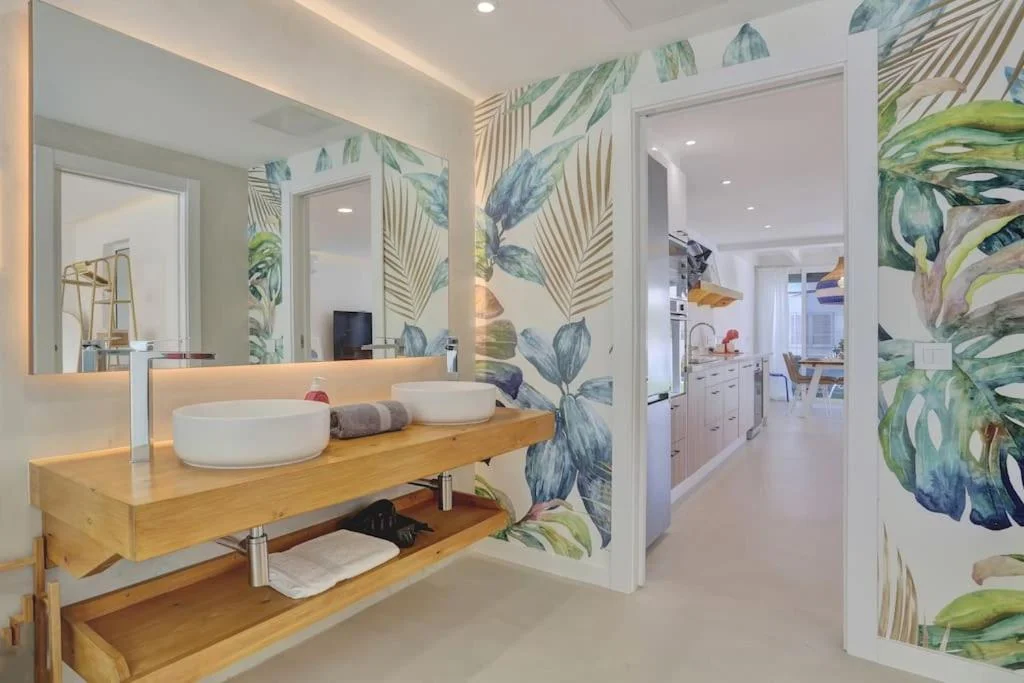 New - Amazing apartment by the beach 3