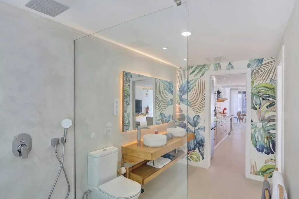 New - Amazing apartment by the beach 4