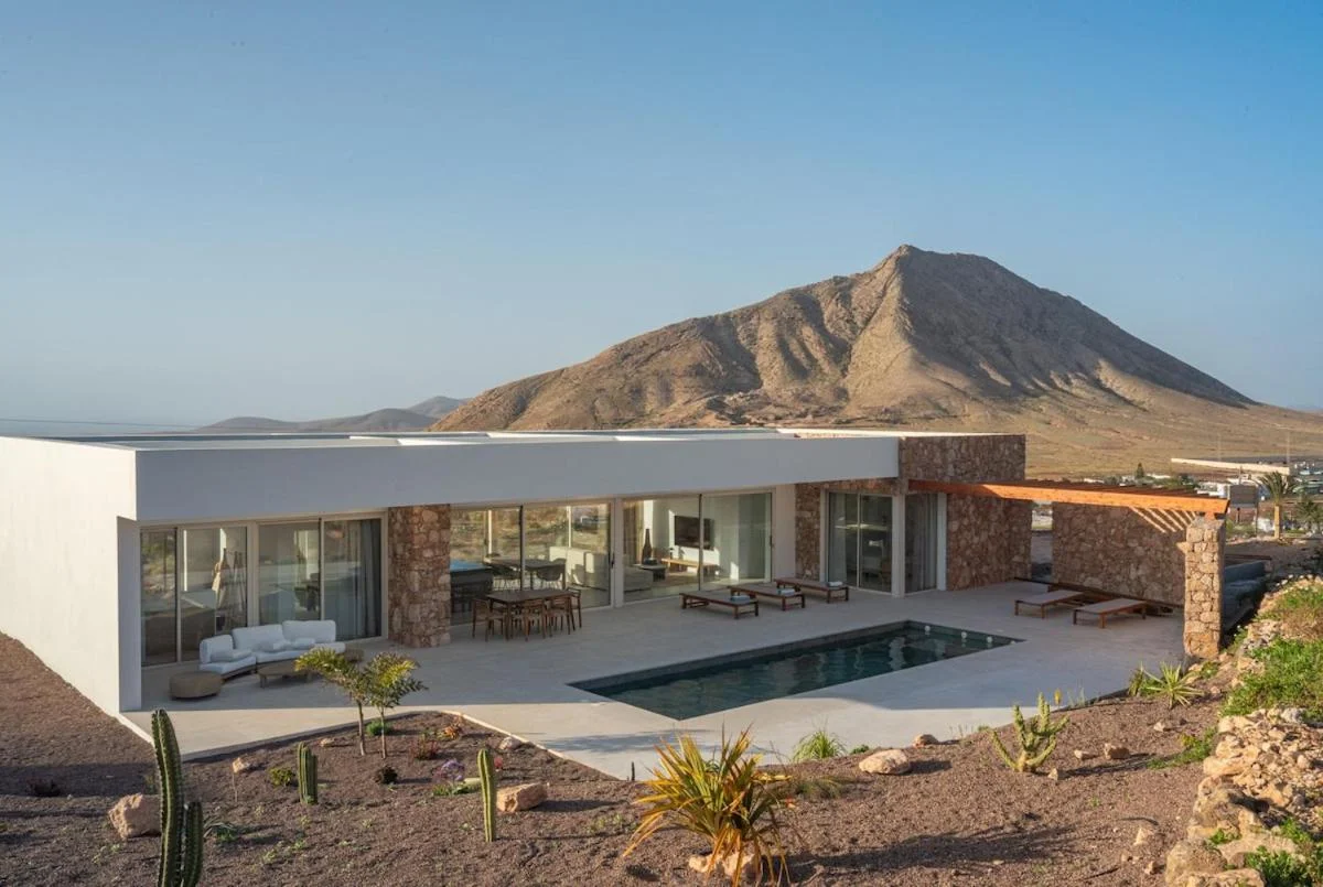 Villa James by Aura Collection 1