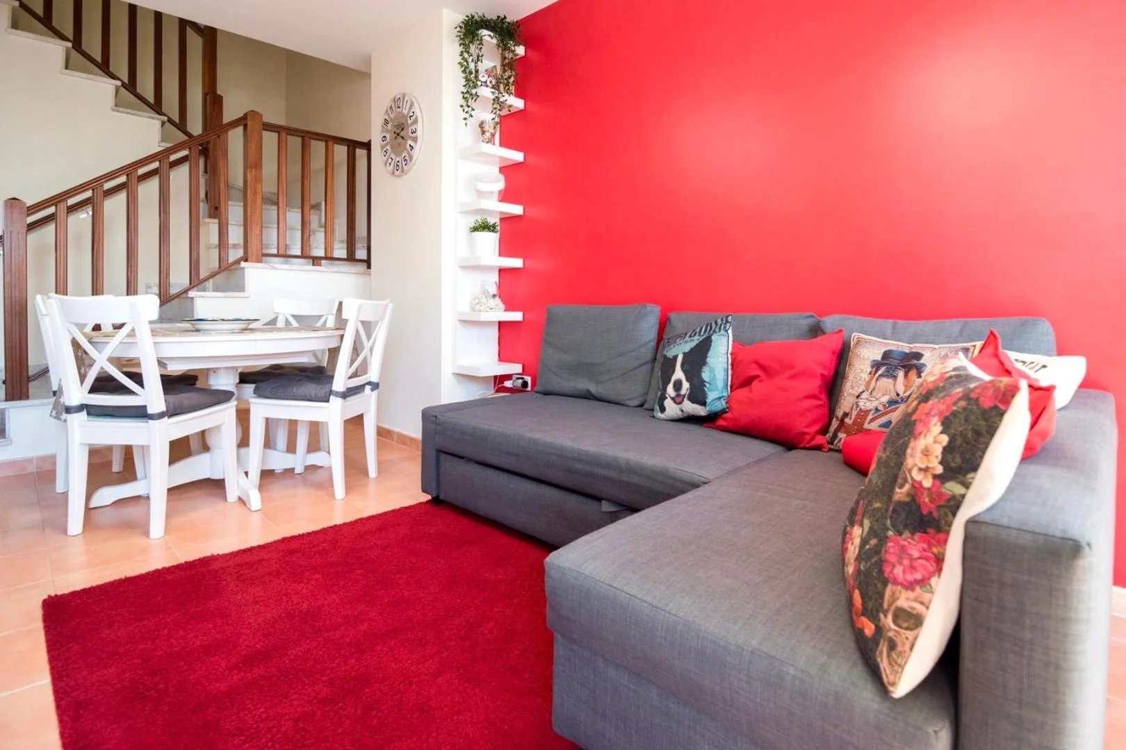 Red Surf Home 5