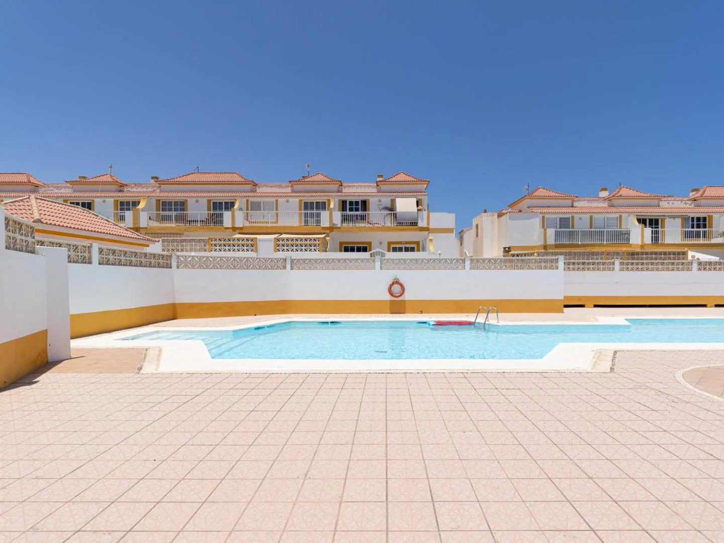 Apto con piscina en la zona de Castillo 5