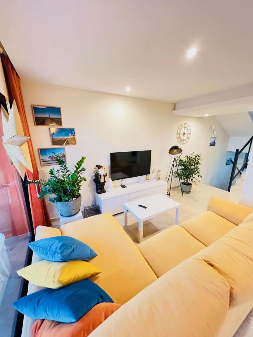 Sunny Castillo Apartment 5