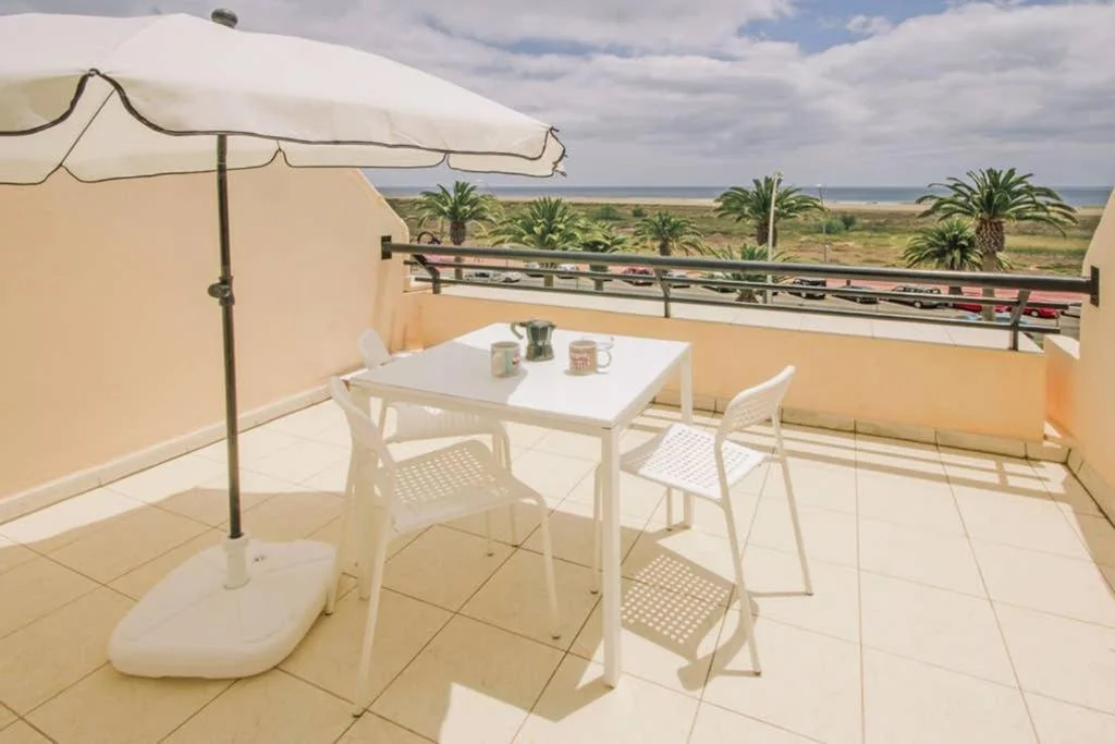 terrazza e vista sull'oceano, Wi-Fi, piano 3, piscina sullo stesso piano, aria condizionata 1