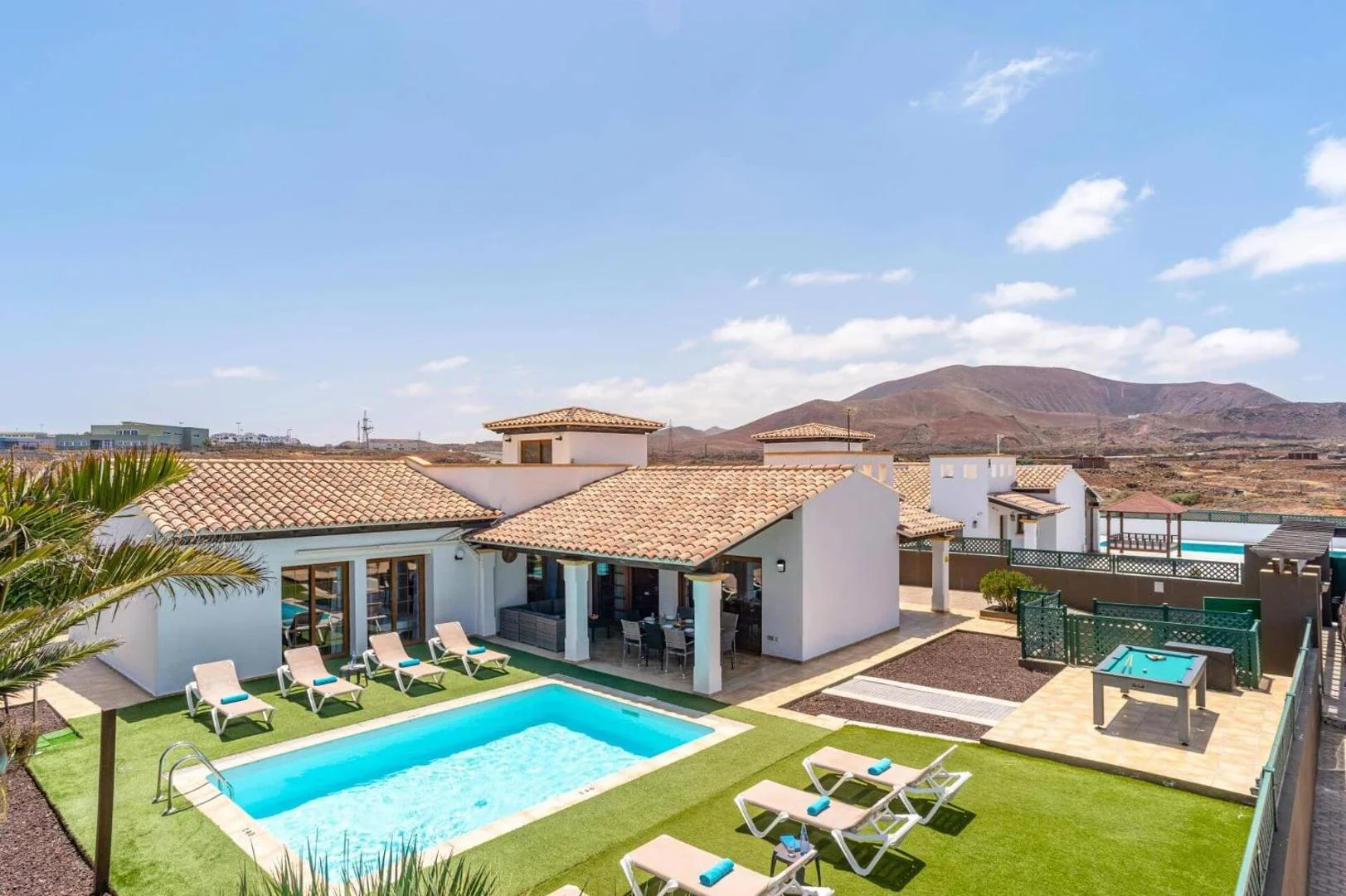 Villa Sherry II by Villa Plus 5