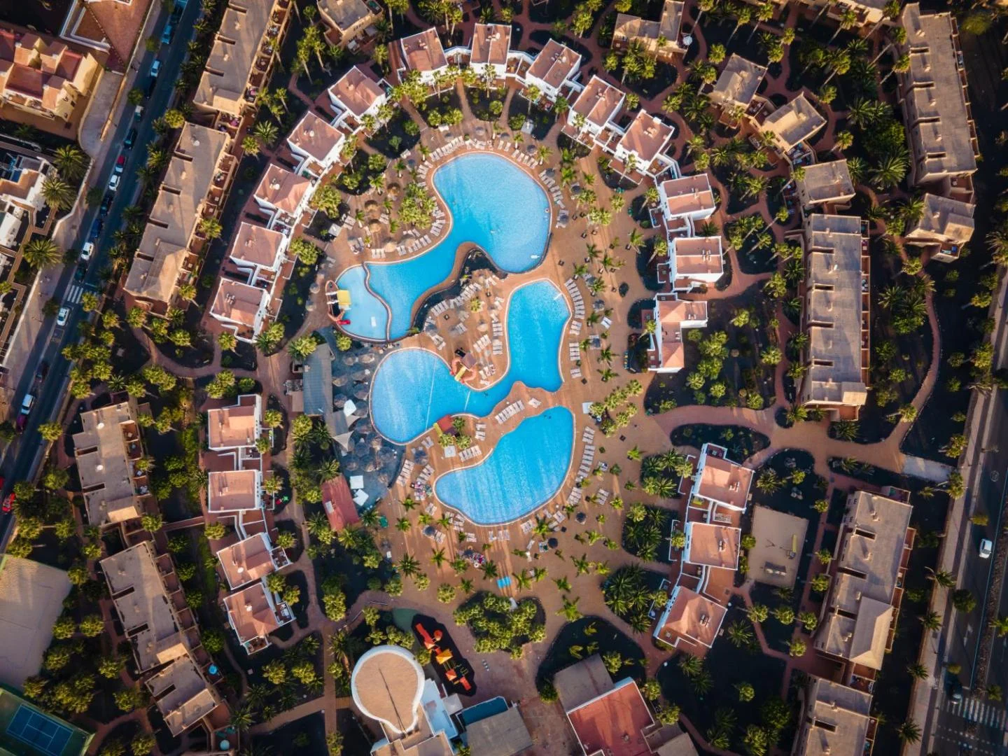 Book Jet - Oasis Suites Maxi Pool and Wifi 1