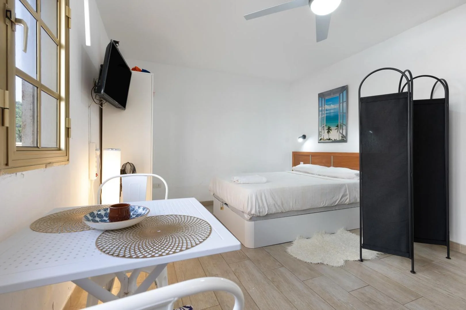Central Bright Studio 1