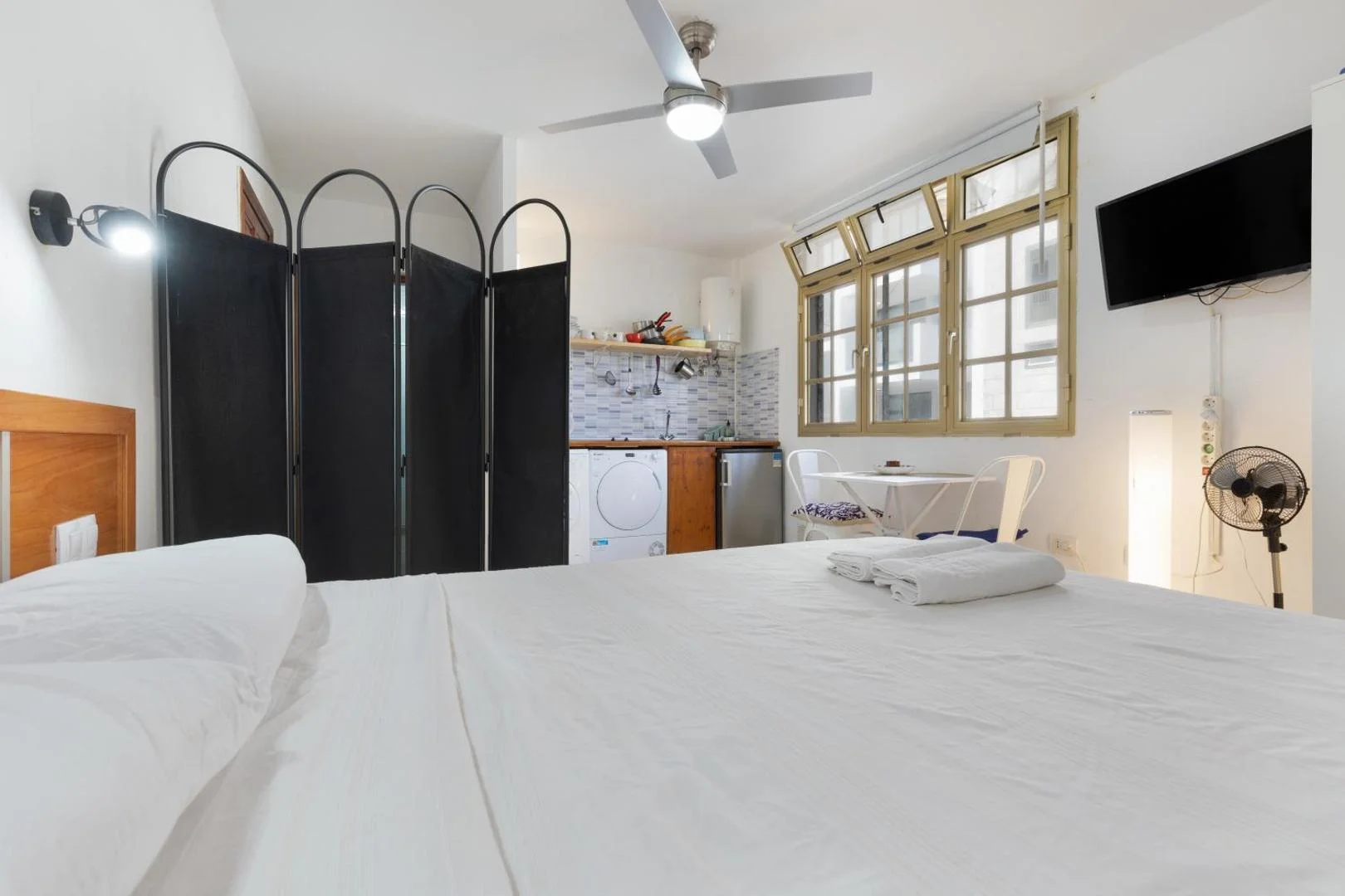 Central Bright Studio 2